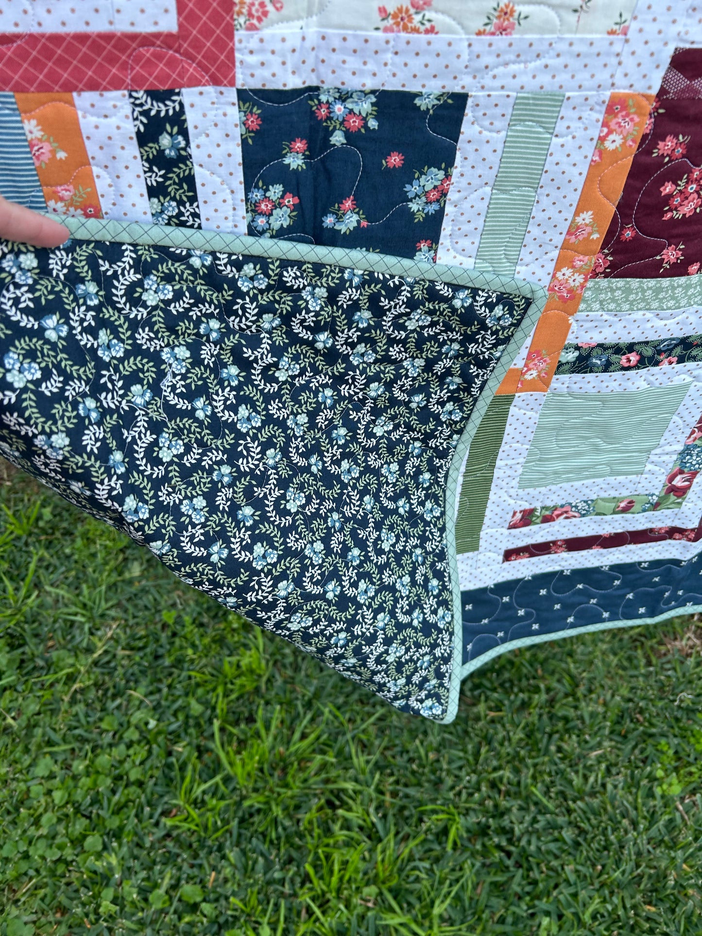 Sunnyside Quilt - green binding