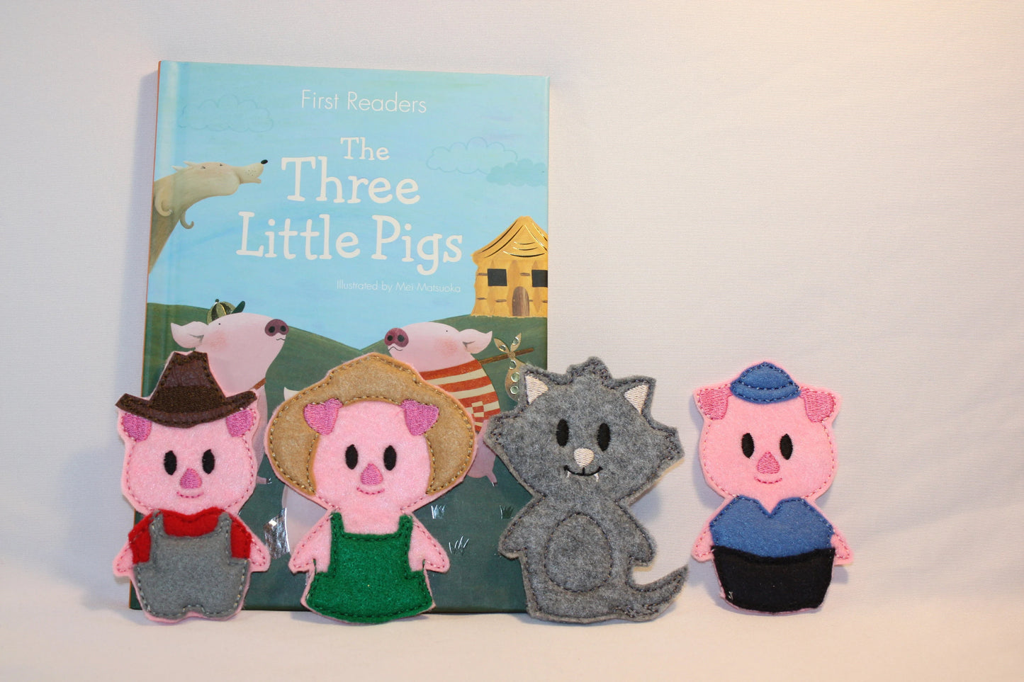 The Three Little Pigs Book and Finger Puppet Set