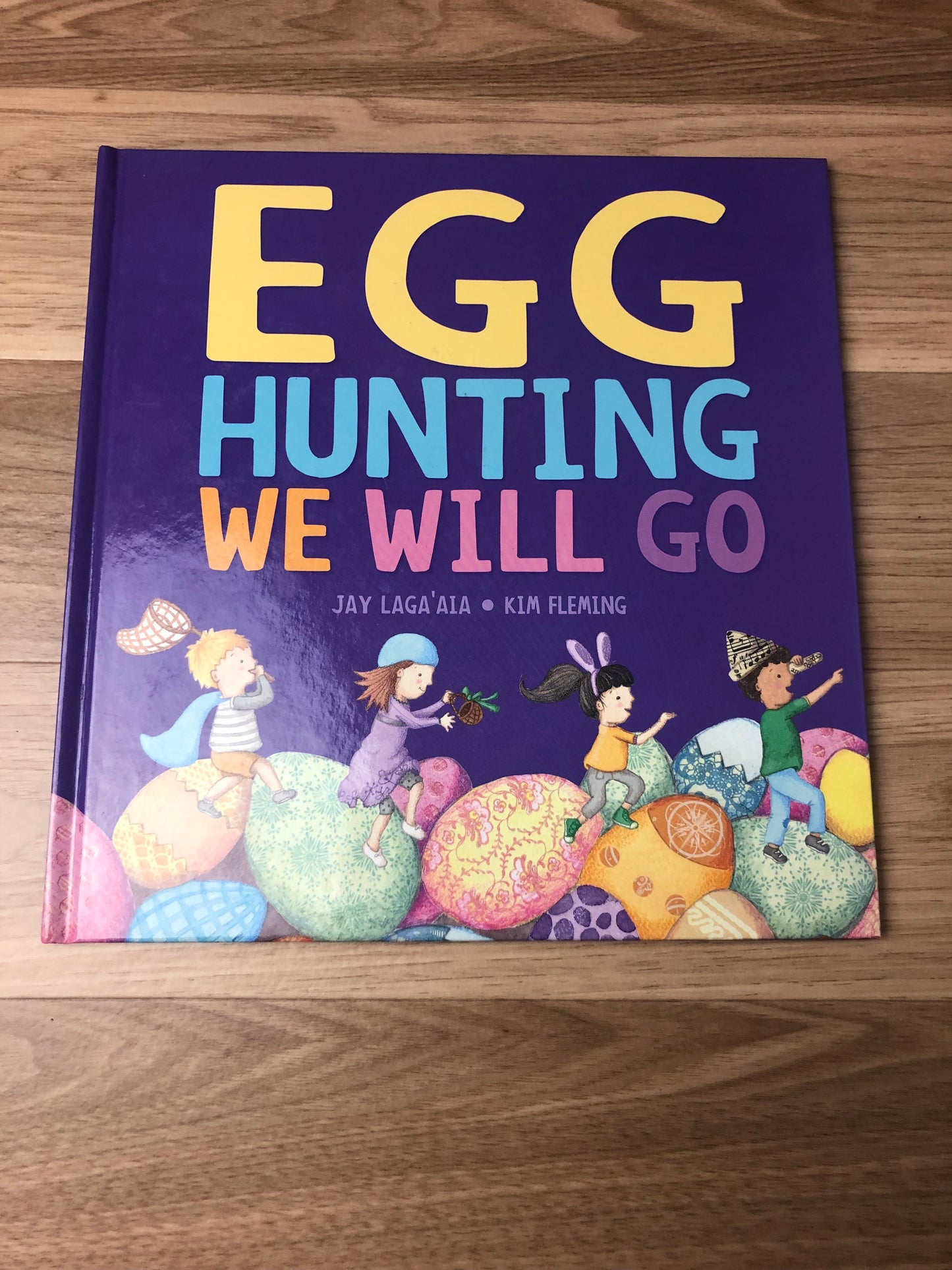 Egg Hunting we will go Book and Finger Puppet Set