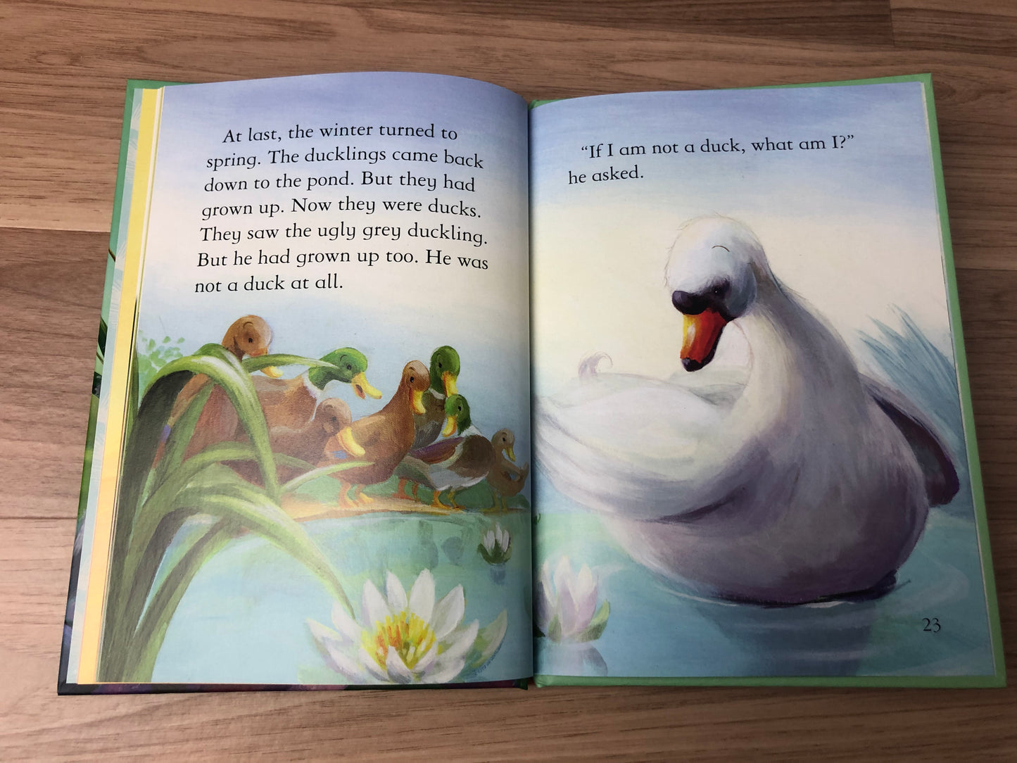 The Ugly Duckling Book and Finger Puppet Set