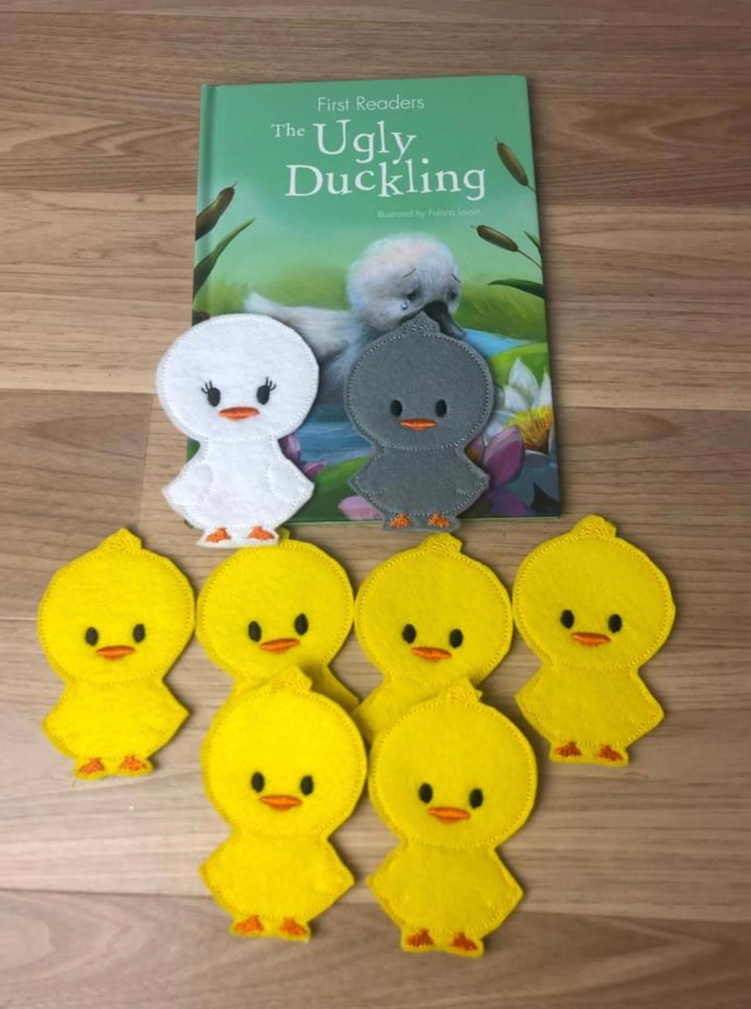 The Ugly Duckling Book and Finger Puppet Set